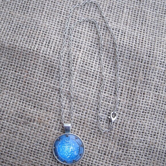 Stargate Glass Cabochon Pendant Necklace - Picture 4 of 12
